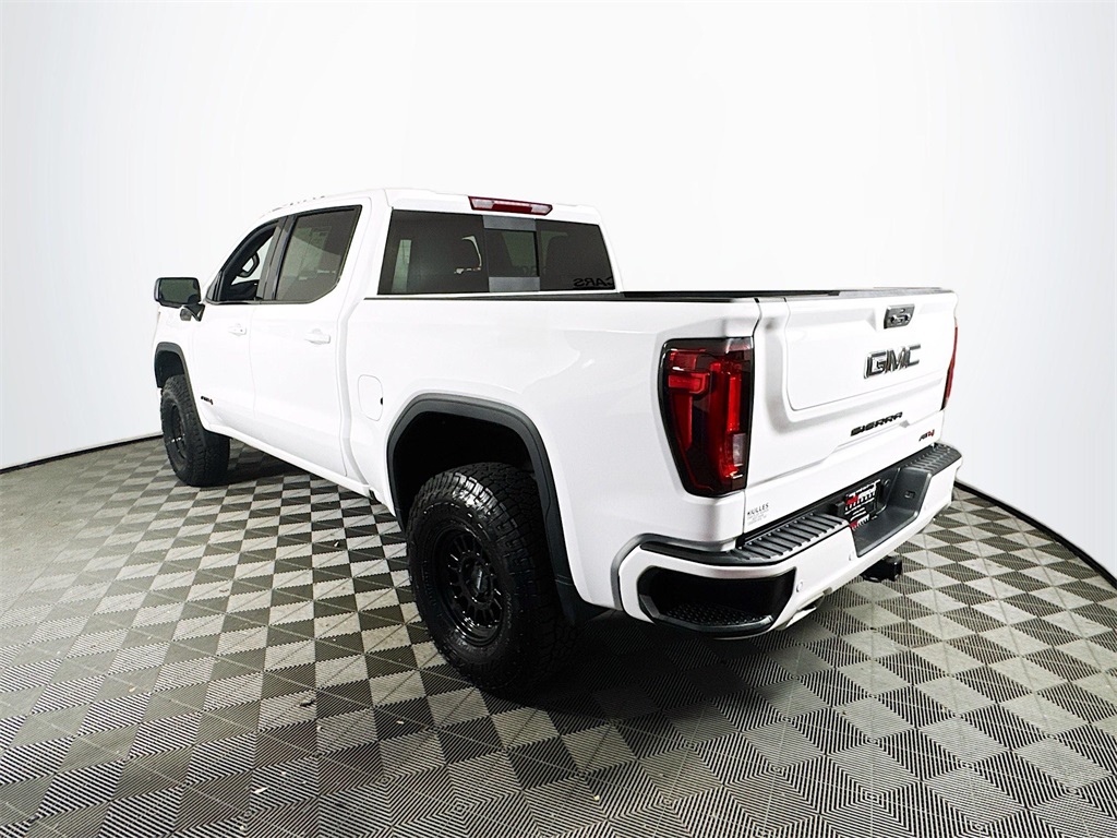 Vehicle image 8 of 33