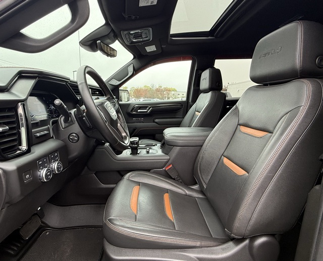 Vehicle image 18 of 50