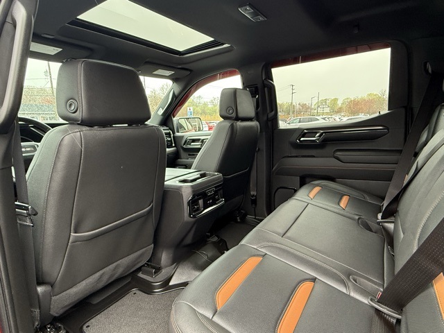 Vehicle image 17 of 50