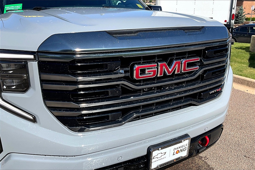 Vehicle image 33 of 37