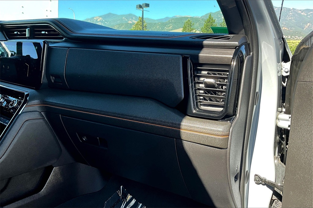 Vehicle image 35 of 37