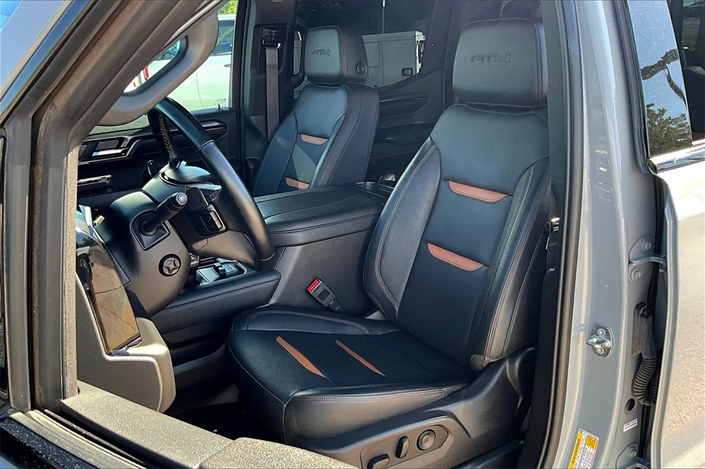 Vehicle image 15 of 37