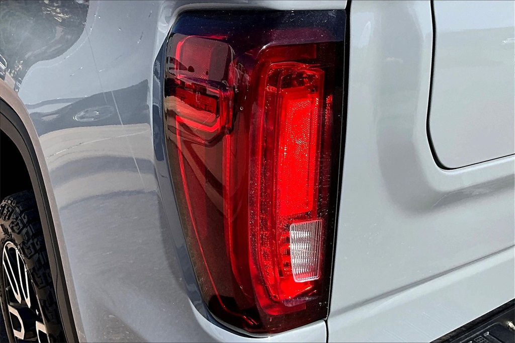 Vehicle image 29 of 37