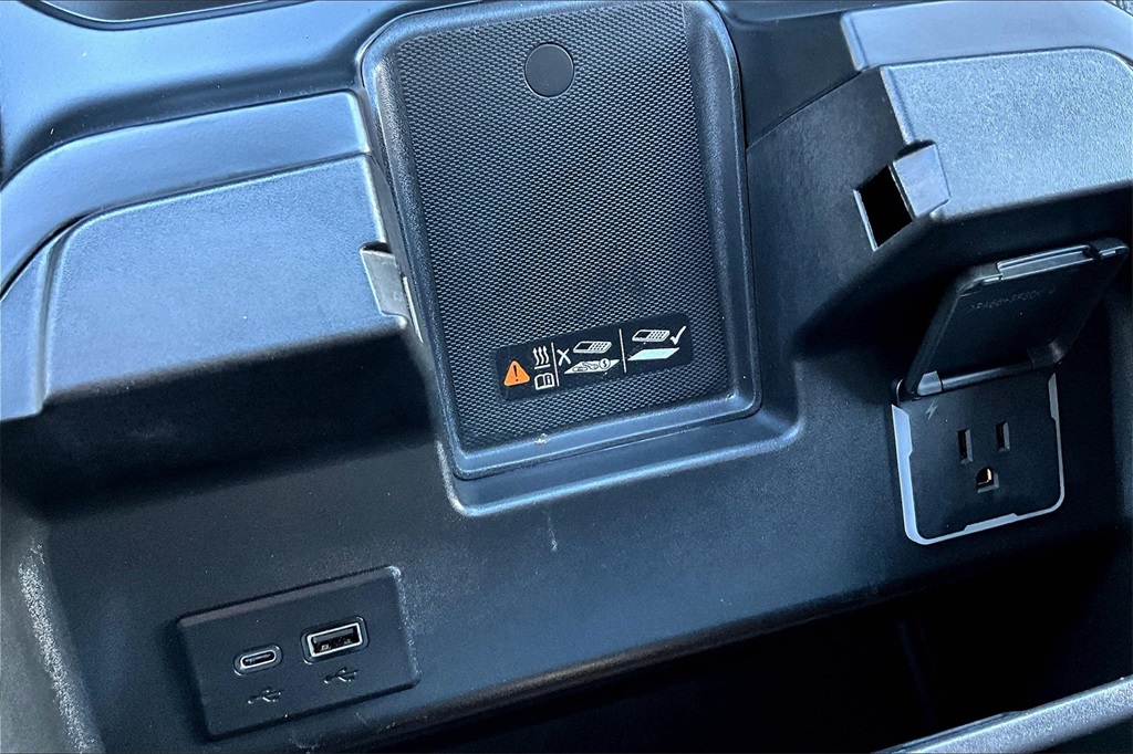 Vehicle image 26 of 37