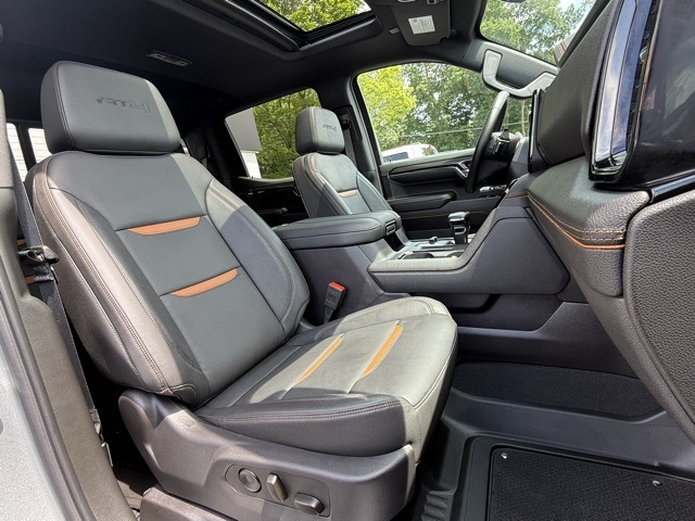 Vehicle image 13 of 43