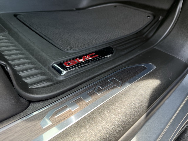 Vehicle image 35 of 43