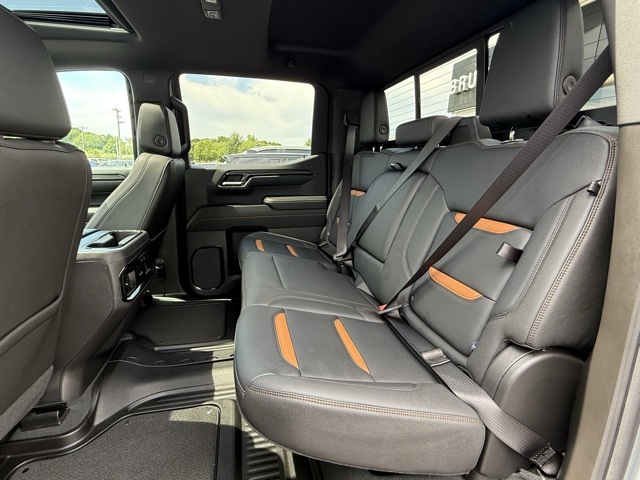 Vehicle image 11 of 43