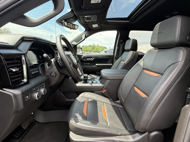 Vehicle image 16 of 43