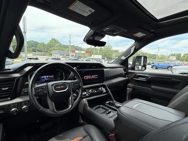 Vehicle image 18 of 43