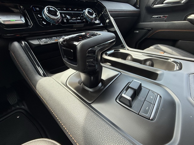 Vehicle image 24 of 43