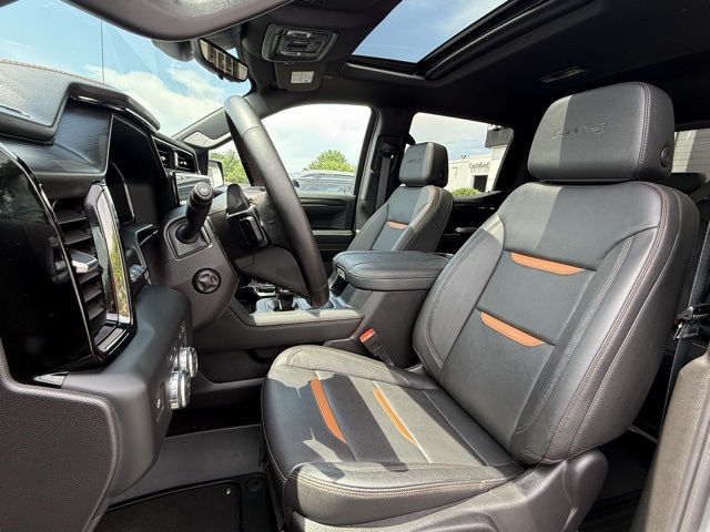 Vehicle image 14 of 43