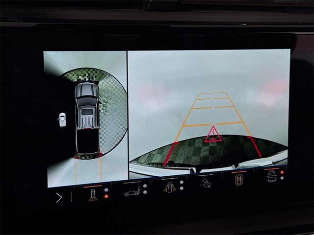 Vehicle image 17 of 23