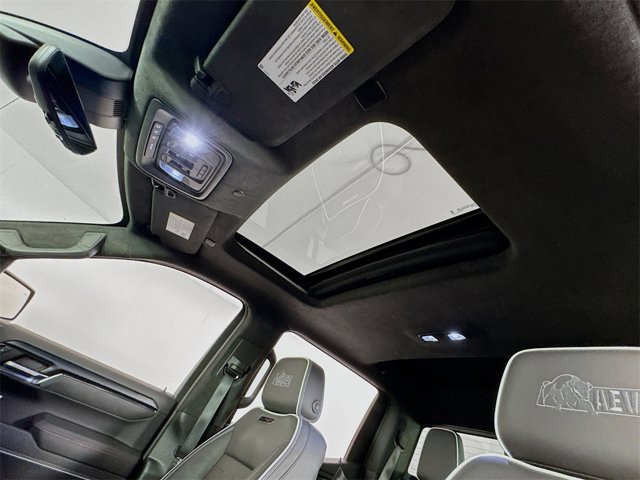 Vehicle image 20 of 23