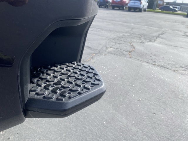 Vehicle image 11 of 36