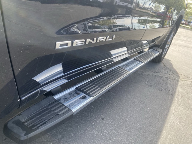Vehicle image 10 of 36