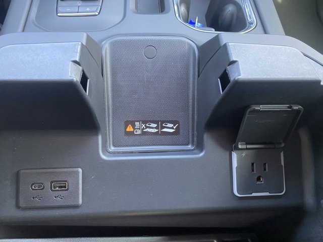 Vehicle image 32 of 36
