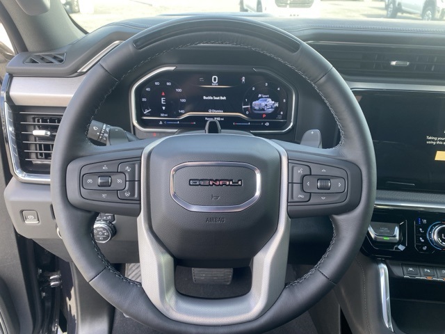 Vehicle image 25 of 36