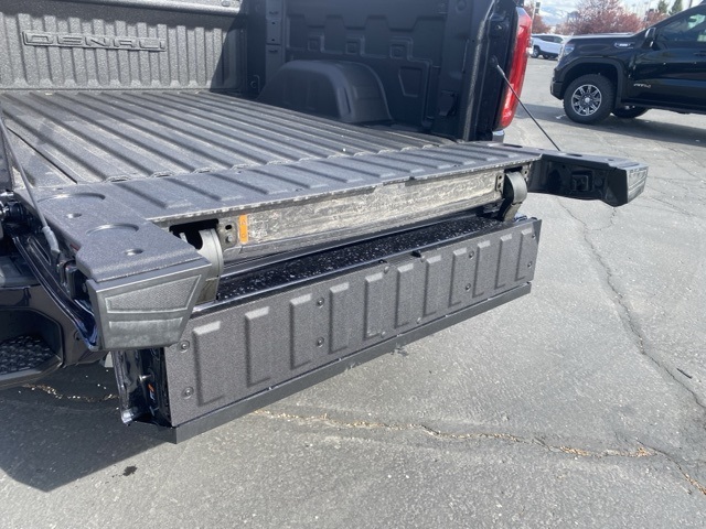 Vehicle image 13 of 36