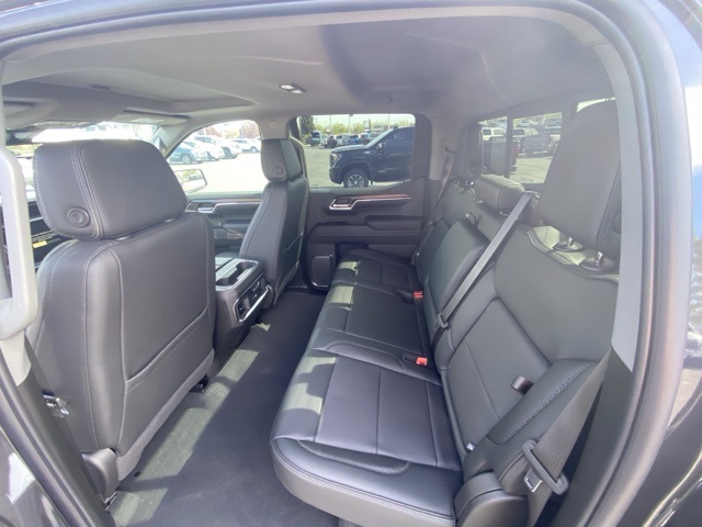 Vehicle image 18 of 36