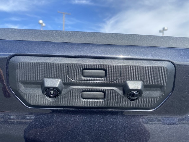 Vehicle image 12 of 36