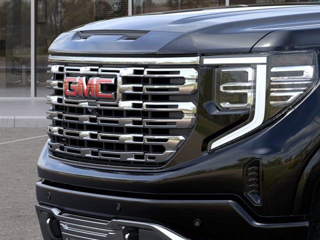 Vehicle image 13 of 24