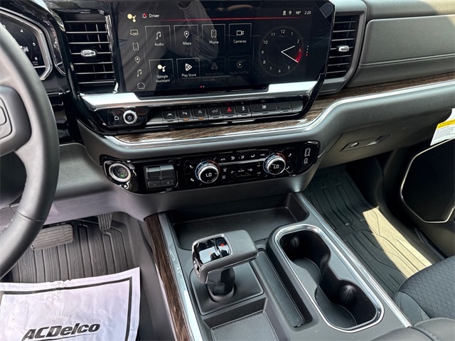 Vehicle image 25 of 30