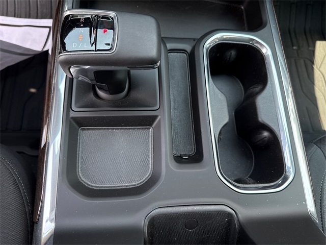Vehicle image 19 of 30