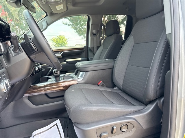 Vehicle image 12 of 30