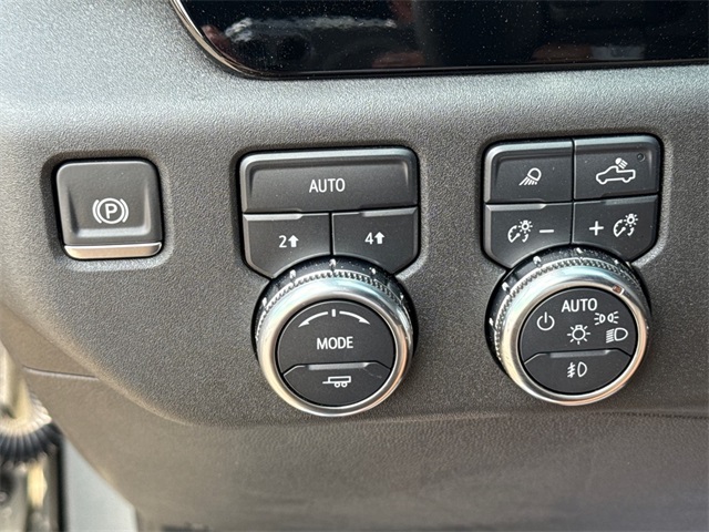 Vehicle image 22 of 30
