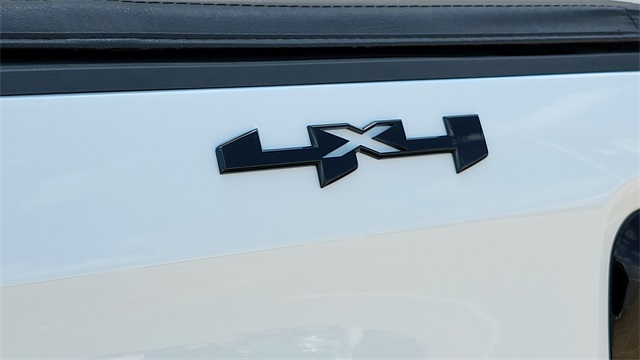 Vehicle image 38 of 40