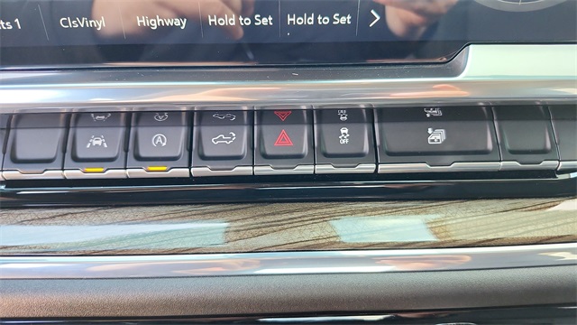 Vehicle image 21 of 40