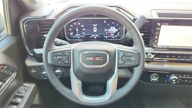 Vehicle image 12 of 40