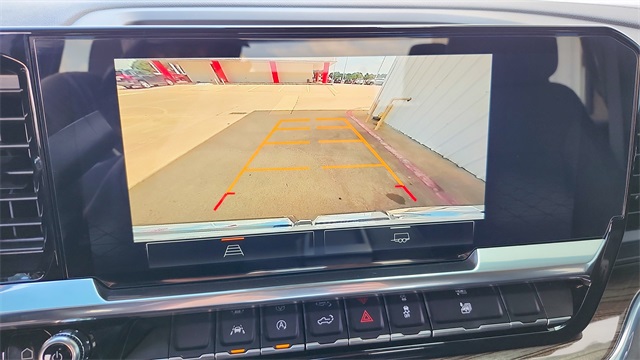 Vehicle image 16 of 40