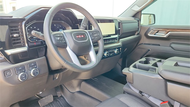 Vehicle image 9 of 40