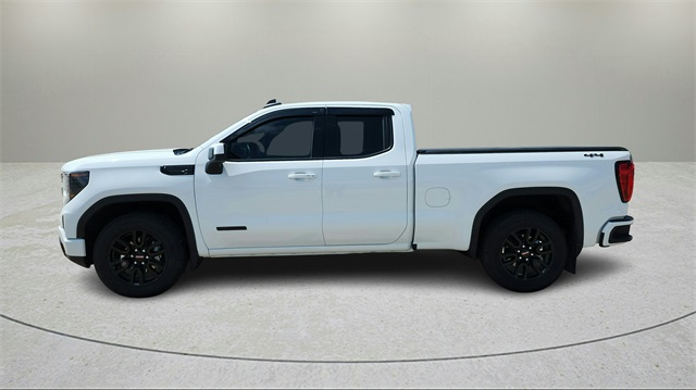 Vehicle image 8 of 40