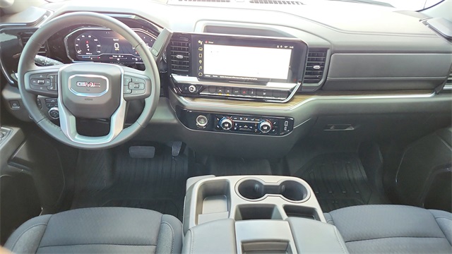 Vehicle image 13 of 40