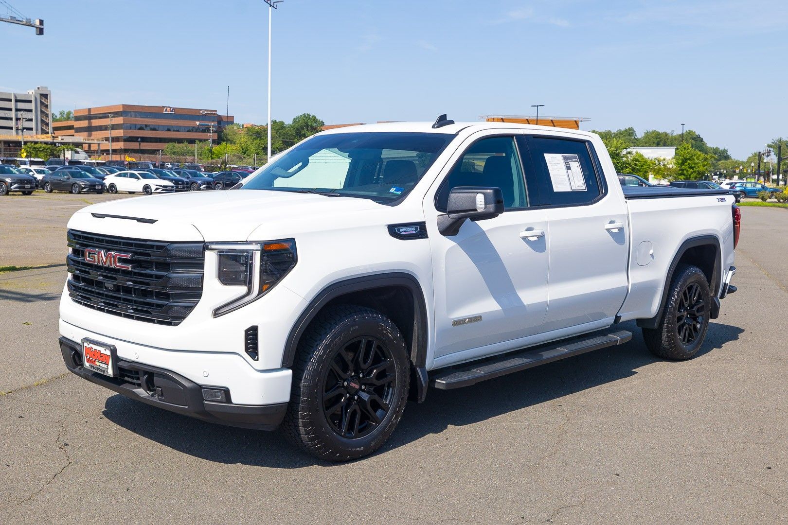 2024 GMC Sierra 1500 Elevation Image 1 of 30