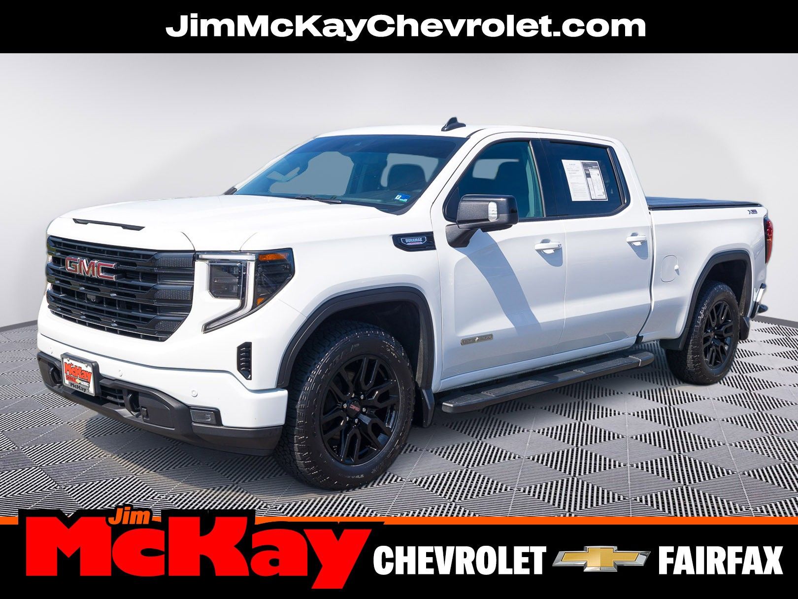 2024 GMC Sierra 1500 Elevation Image 2 of 30