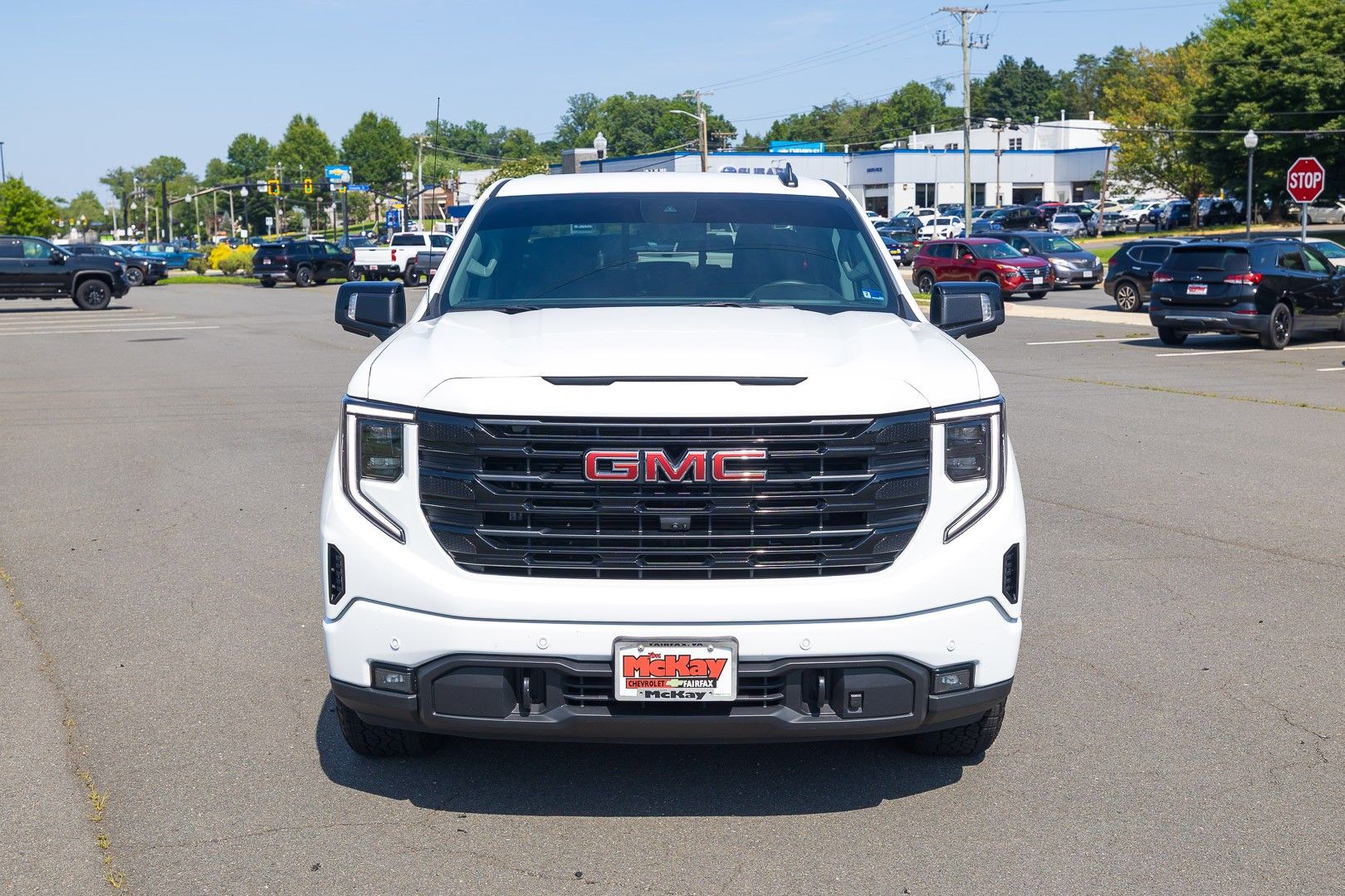 2024 GMC Sierra 1500 Elevation Image 3 of 30