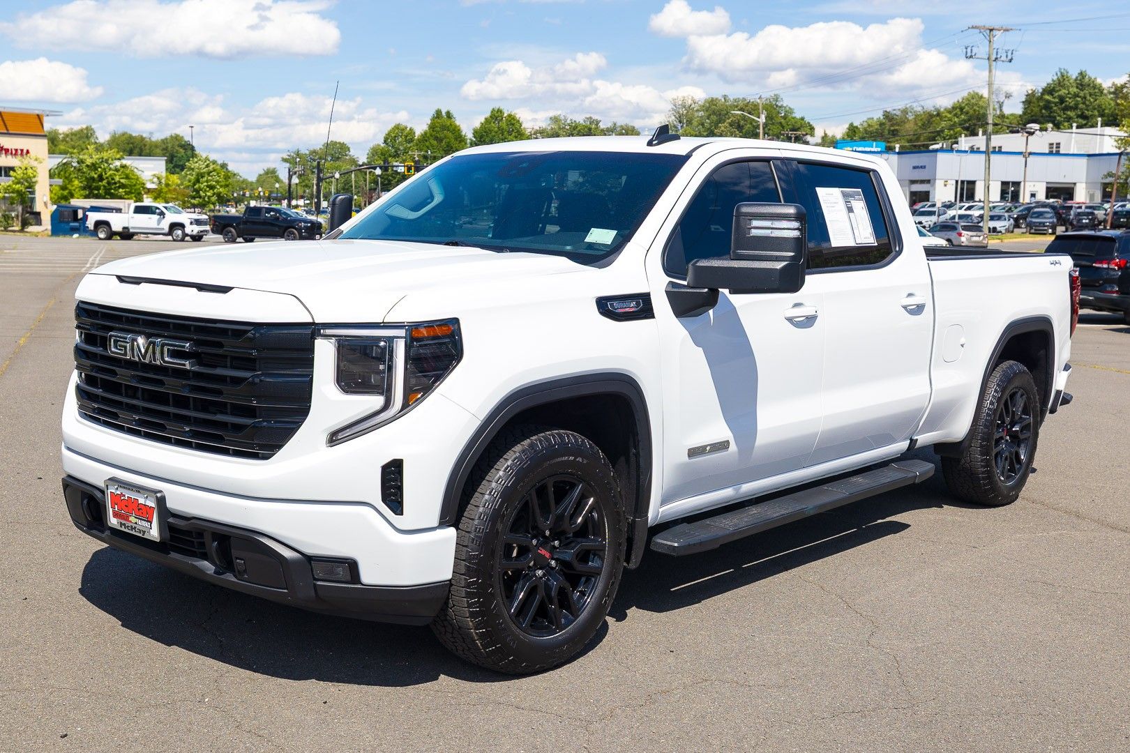 2024 GMC Sierra 1500 Elevation Image 1 of 29