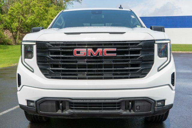 2024 GMC Sierra 1500 Elevation Image 3 of 30