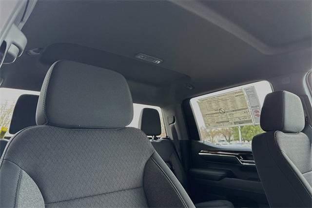 Vehicle image 13 of 19