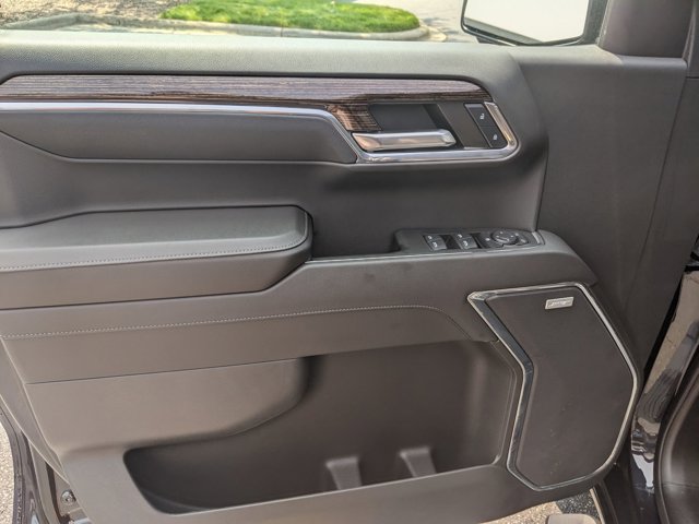Vehicle image 13 of 35
