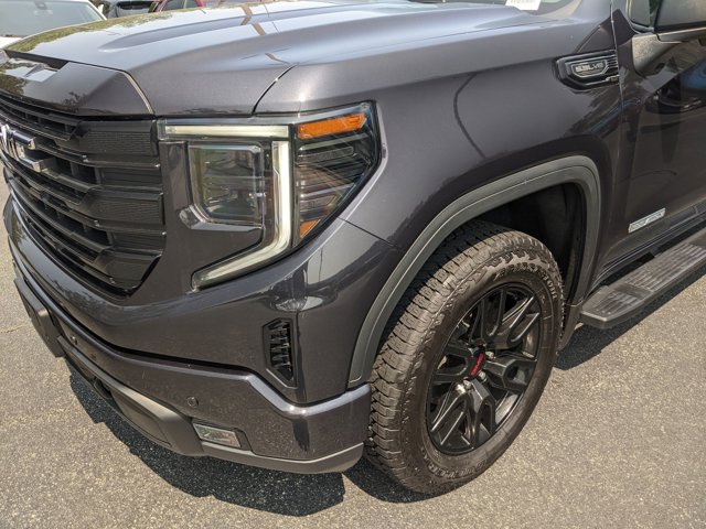 Vehicle image 10 of 35