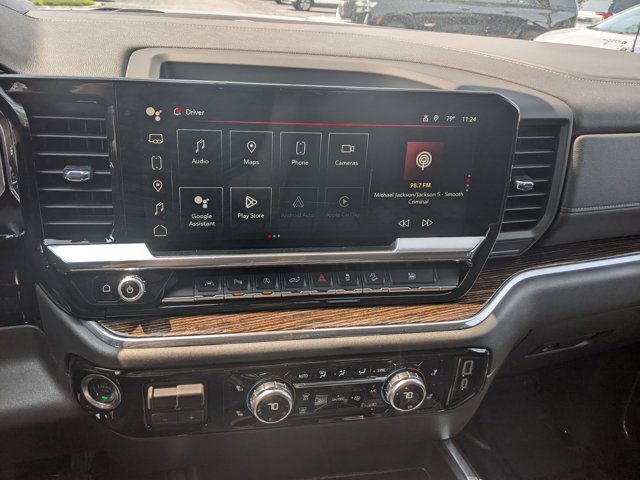 Vehicle image 24 of 35