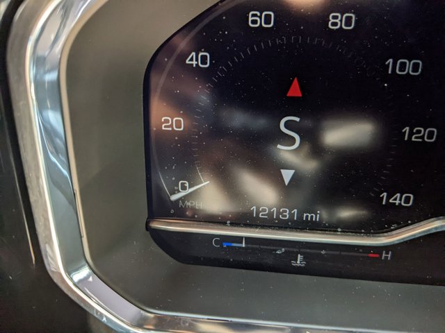 Vehicle image 23 of 35