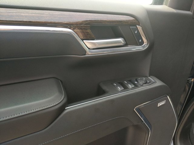 Vehicle image 14 of 35