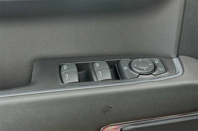 Vehicle image 26 of 32