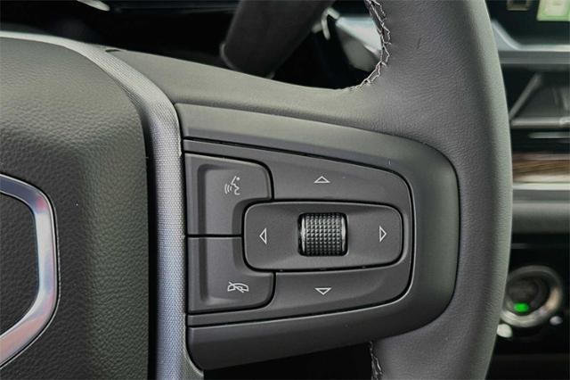 Vehicle image 24 of 32