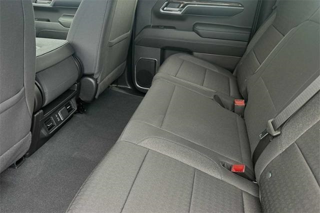 Vehicle image 10 of 32